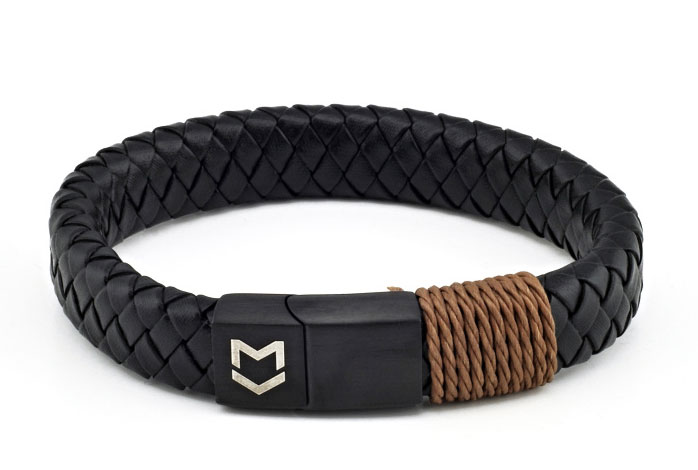 SINGLE BLACK LEATHER BRACELET WITH MAGNETIC CLASP BY MENVARD